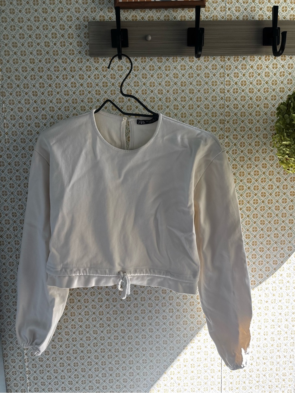 ZARA White Drawstring Crop Sweatshirt